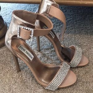 Like new. Steve Madden studded heels.